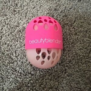 beautyblender Hot Pink Ventilated Sponge Case